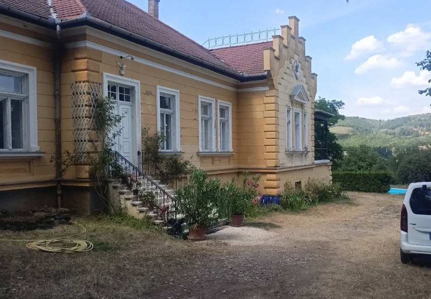Ivády-kastély, Hungary